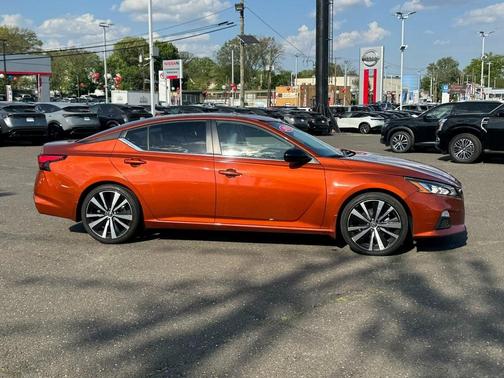 2022 Nissan Altima 2.5 SR