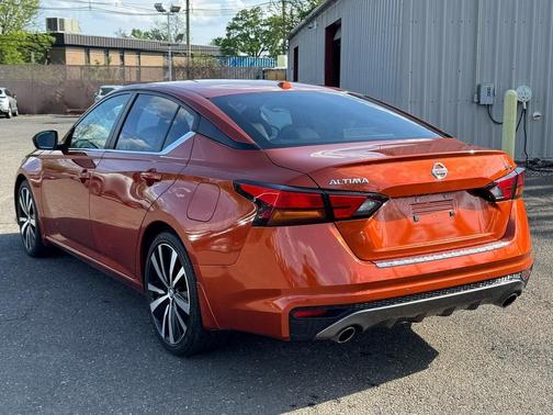 2022 Nissan Altima 2.5 SR