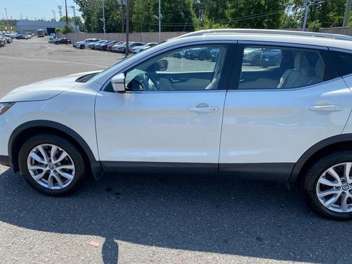 2021 Nissan Rogue Sport SV