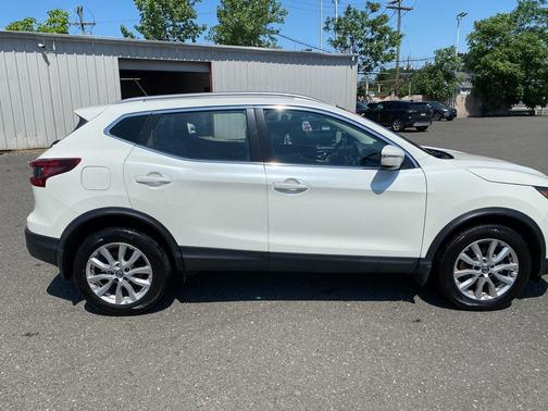 2021 Nissan Rogue Sport SV