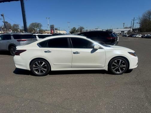 2017 Nissan Altima 2.5 SR