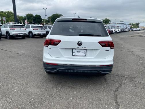 2022 Volkswagen Tiguan 2.0T SE