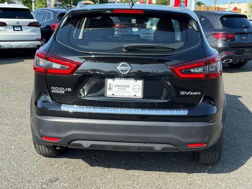 2022 Nissan Rogue Sport SV