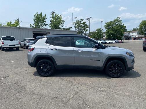 2022 Jeep Compass Altitude
