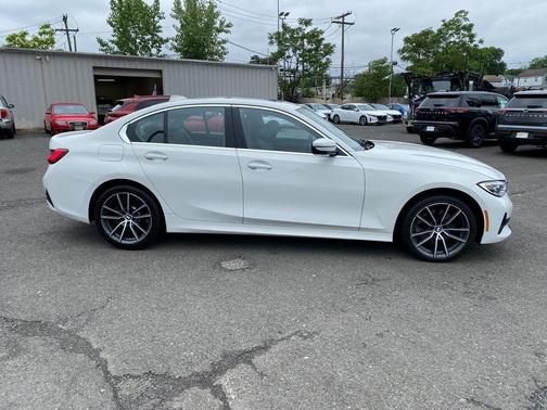 2021 BMW 330 i xDrive