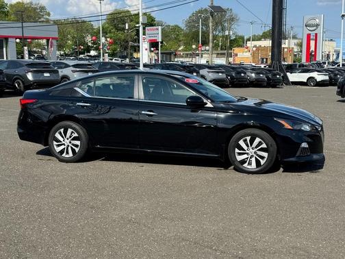 2022 Nissan Altima 2.5 S