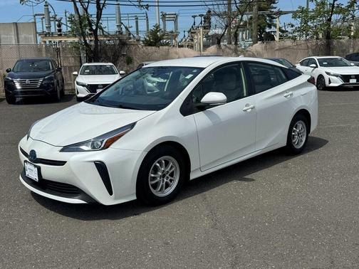 2019 Toyota Prius L