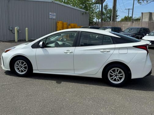 2019 Toyota Prius L