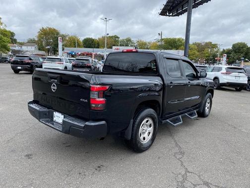 2022 Nissan Frontier S