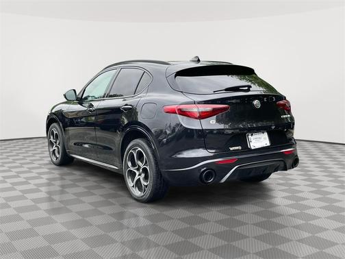 2022 Alfa Romeo Stelvio Veloce
