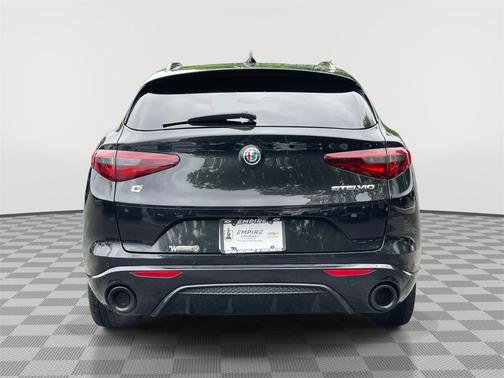 2022 Alfa Romeo Stelvio Veloce