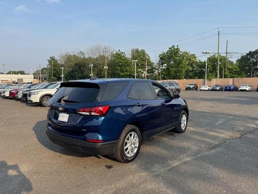 2022 Chevrolet Equinox LS
