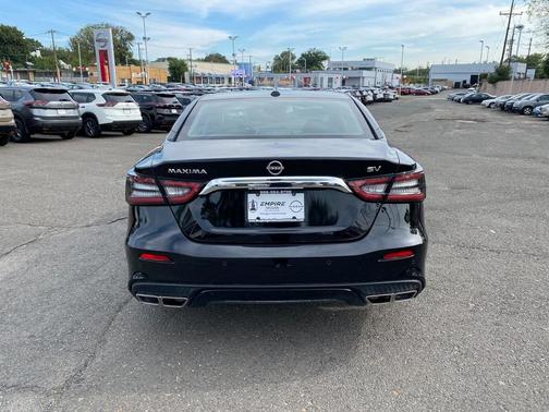 2023 Nissan Maxima SV