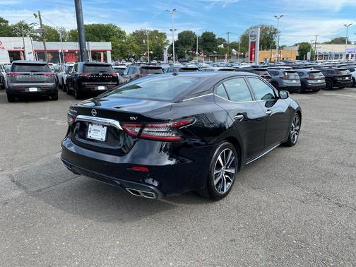 2023 Nissan Maxima SV