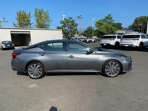 2023 Nissan Altima 2.5 SL