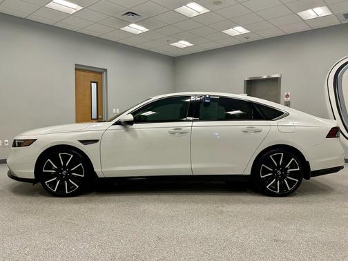 2025 Honda Accord Hybrid