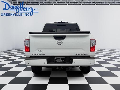 2024 Nissan Titan SV