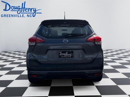 2020 Nissan Kicks SR