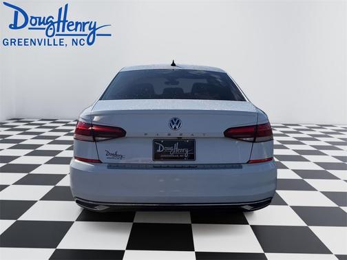 2022 Volkswagen Passat 2.0T SE