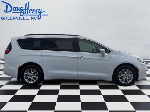 2022 Chrysler Pacifica Touring-L