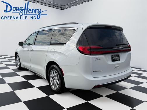 2022 Chrysler Pacifica Touring-L