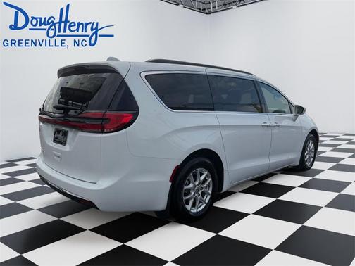2022 Chrysler Pacifica Touring-L
