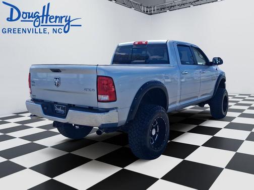 Bright Silver Clearcoat Metallic 2016 RAM 2500 SLT