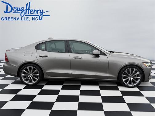 2019 Volvo S60 T5 Momentum