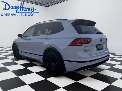 2021 Volkswagen Tiguan 2.0T SE R-Line Black