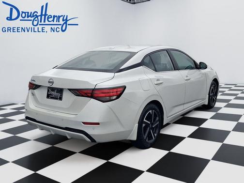 Aspen White 2025 Nissan Sentra SV