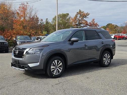 2025 Nissan Pathfinder SL