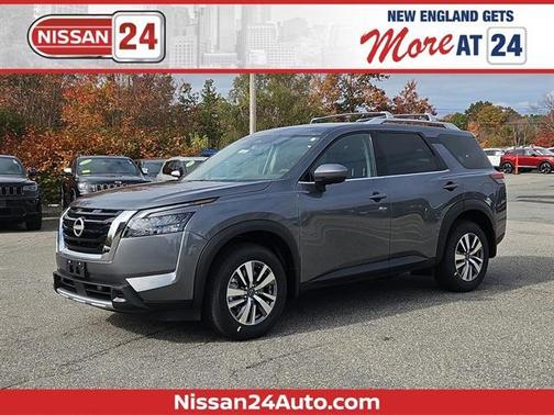 2025 Nissan Pathfinder SL