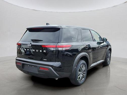 2025 Nissan Pathfinder S