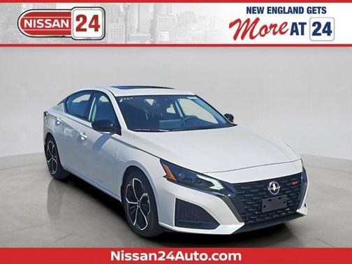 2025 Nissan Altima SR