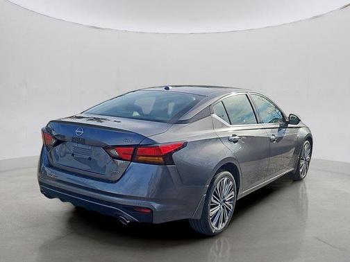 2025 Nissan Altima SL