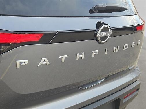 2025 Nissan Pathfinder S