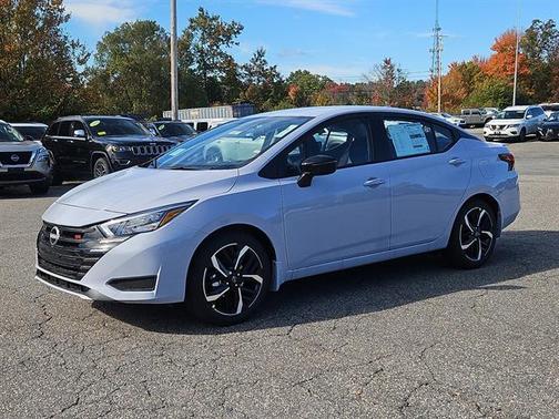 2025 Nissan Versa 1.6 SR