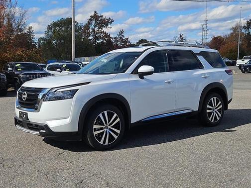 2025 Nissan Pathfinder Platinum