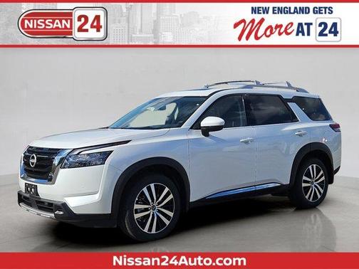 2025 Nissan Pathfinder Platinum