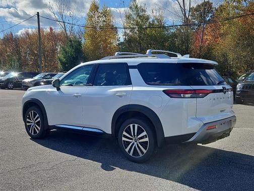 2025 Nissan Pathfinder Platinum