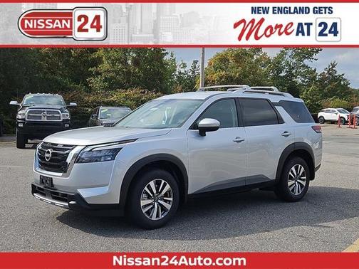 2025 Nissan Pathfinder SL