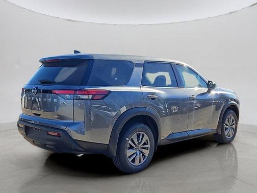 2025 Nissan Pathfinder S