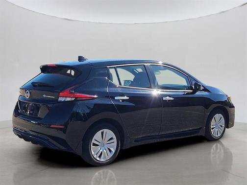 2022 Nissan Leaf S
