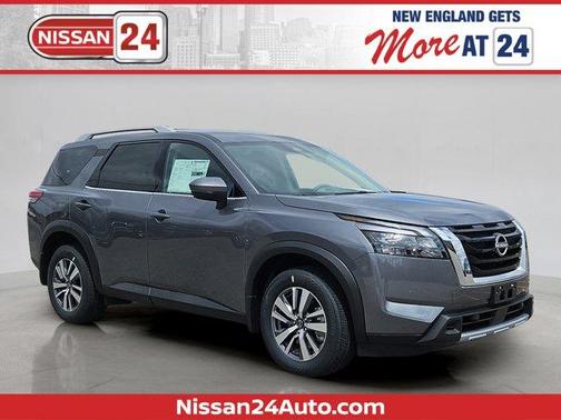2025 Nissan Pathfinder SL