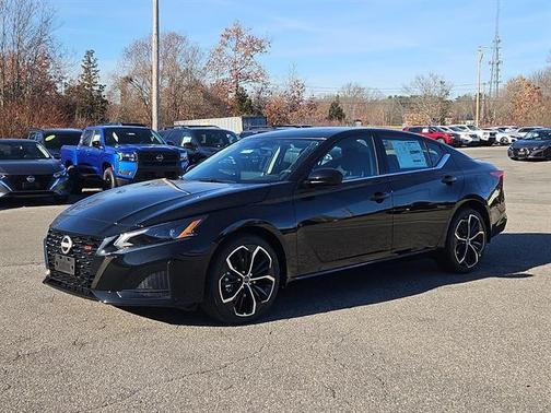 2025 Nissan Altima SR