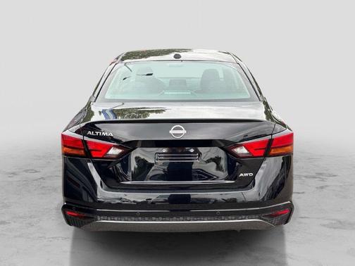 Super Black 2026 Nissan Altima SV