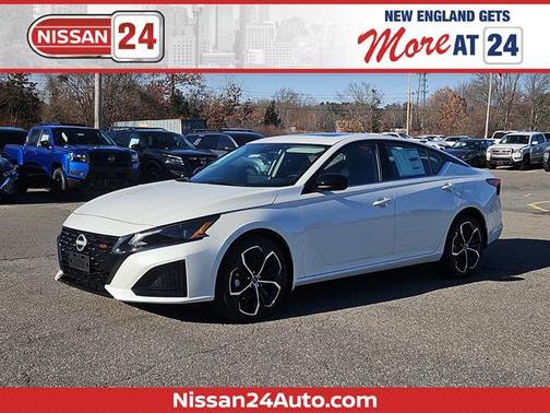 2025 Nissan Altima SR