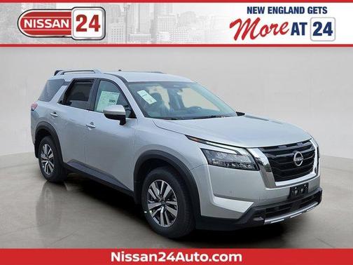 2025 Nissan Pathfinder SL
