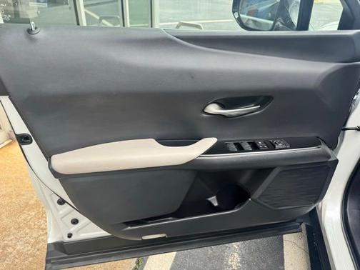 White Pearl 2022 Lexus UX 200 BASE