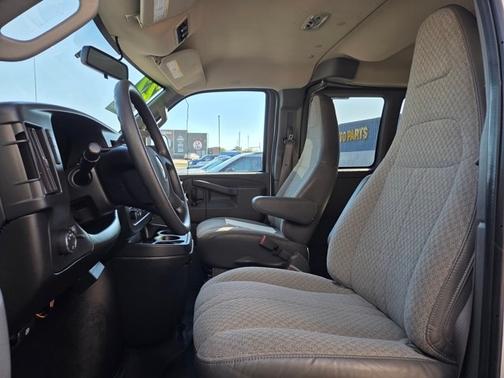 2022 Chevrolet Express 3500 LS